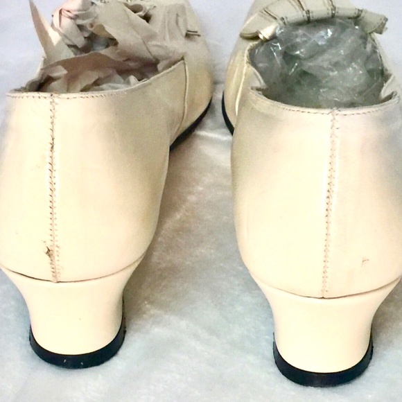 3/$40 DAVID TATE Womens Off-white Leather Preppy Kiltie Thick French Heels~7.5SS - Picture 5 of 10